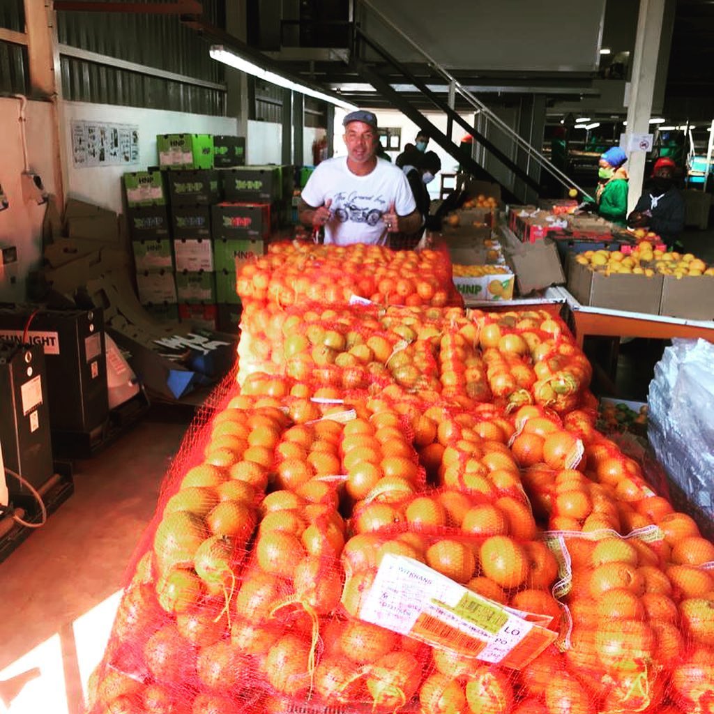 HN Pieterse Boerdery donates oranges for Special Olympics Food Parcel.